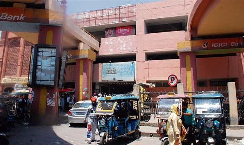 Saragarhi Multi-Storey Parking Complex — Neglected 300m From the Golden Temple