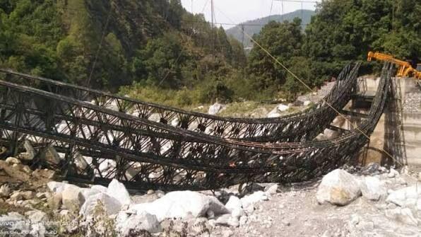 Bailey Bridge Collapse Cuts Off 4,000+ Residents