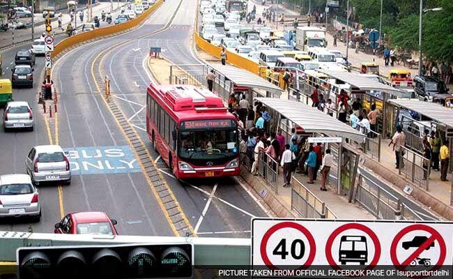 Delhi BRT (Bus Rapid Transit) corridor — photo 2
