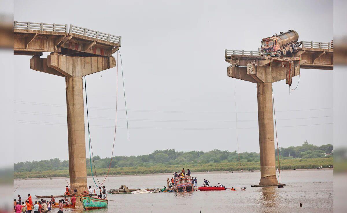 Gambhira bridge collapse