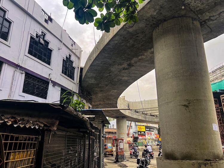 Indora–Dighori Elevated Corridor (flyover through residential balcony)