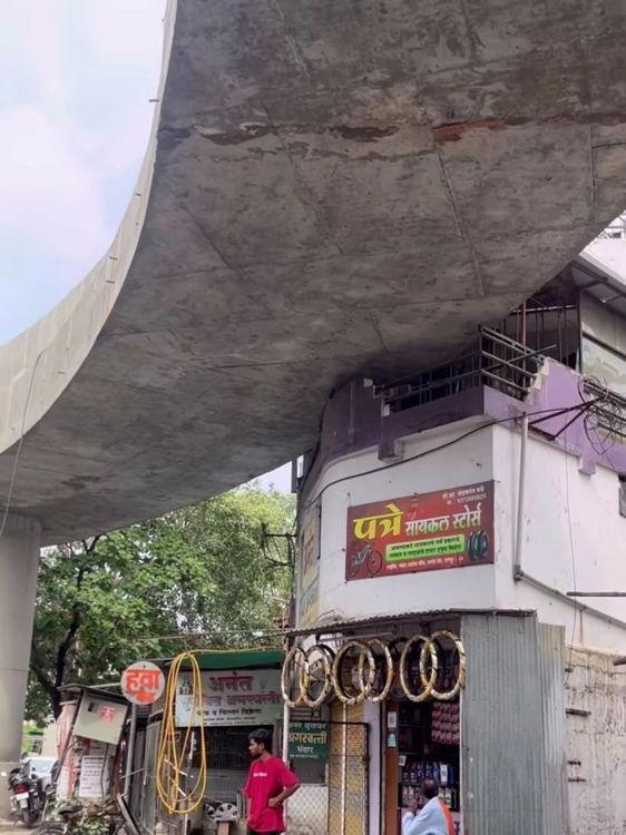 Indora–Dighori Elevated Corridor (flyover through residential balcony) — photo 2