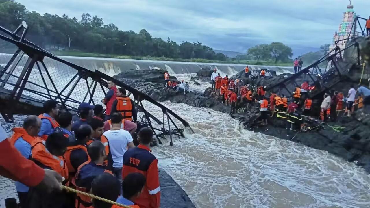 Indrayani River footbridge collapse
