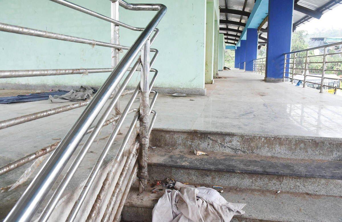 Madikeri Private Bus Stand — No Takers Amid Garbage