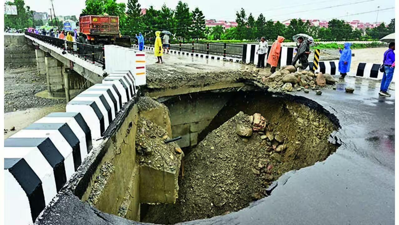 Nanda Ki Chowki Bridge — Approach Road Collapse