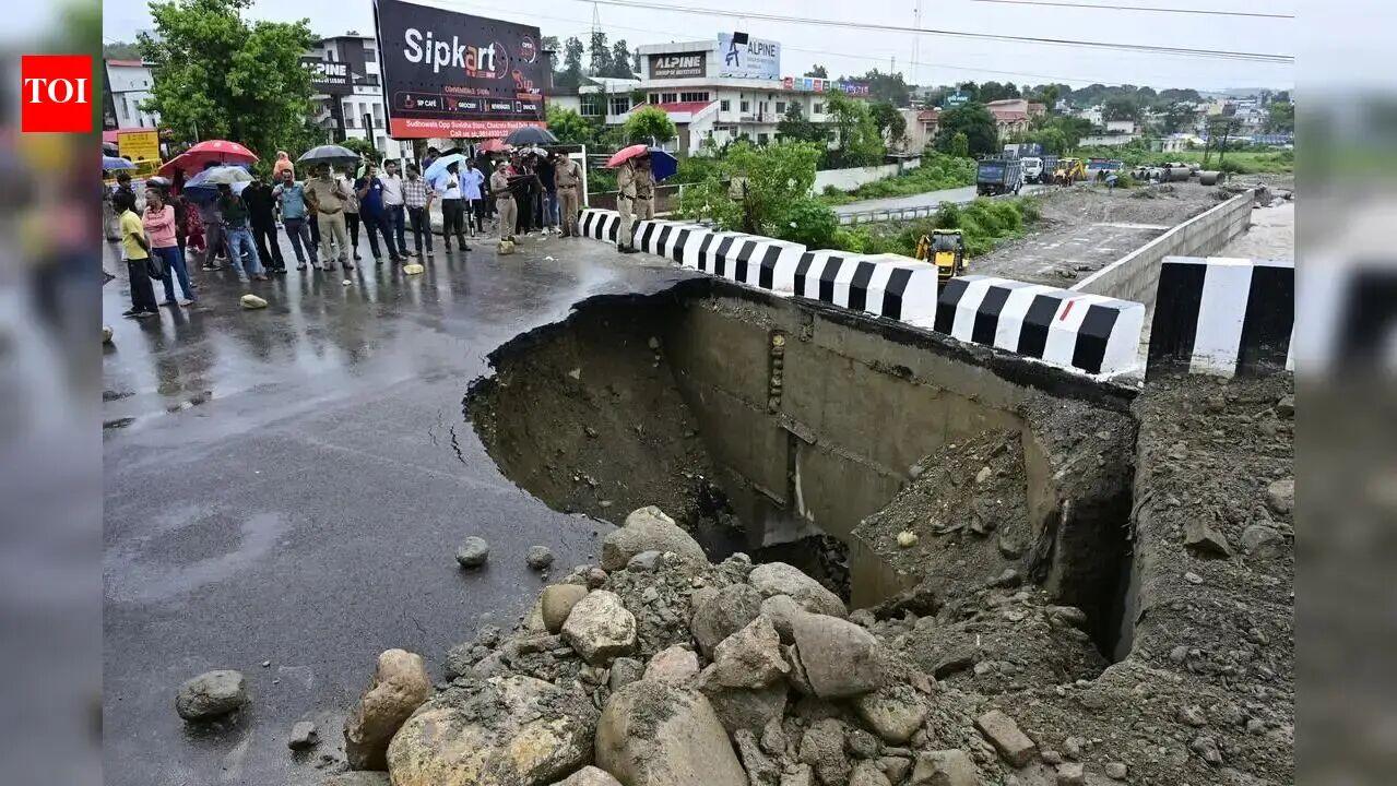 Nanda Ki Chowki Bridge — Approach Road Collapse — photo 2