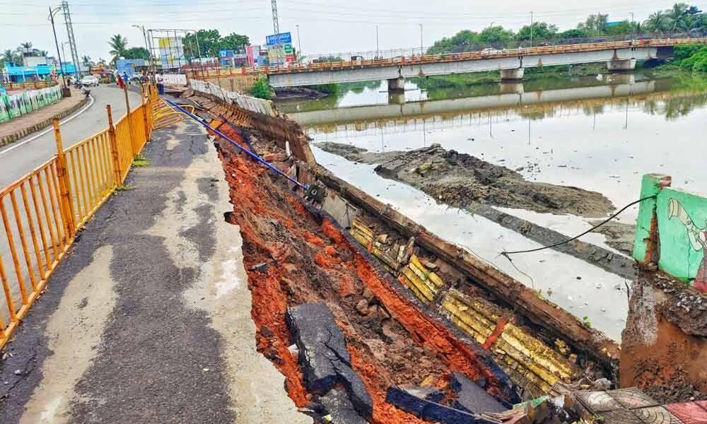 NTR Bridge (Upputeru Bridge) Partial Collapse — photo 2