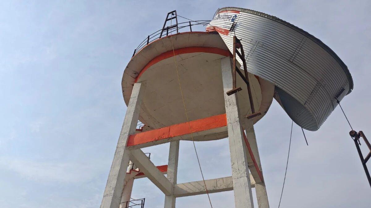 Overhead Water Tank Leaking Since Construction — photo 2