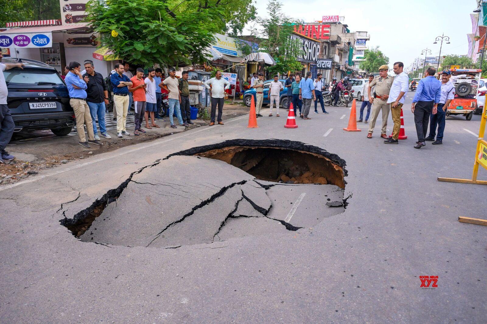 Tonk Road Sinkhole and Citywide Trench Hazards From Gas Pipeline Work